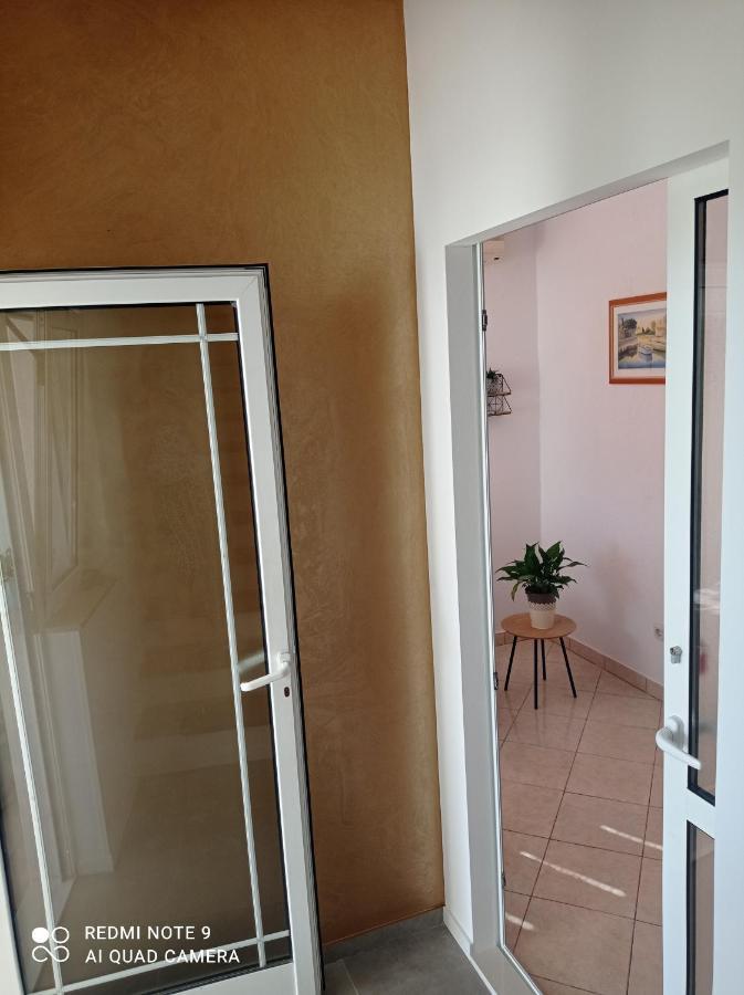 Apartments Nina M Baska Voda Exterior photo