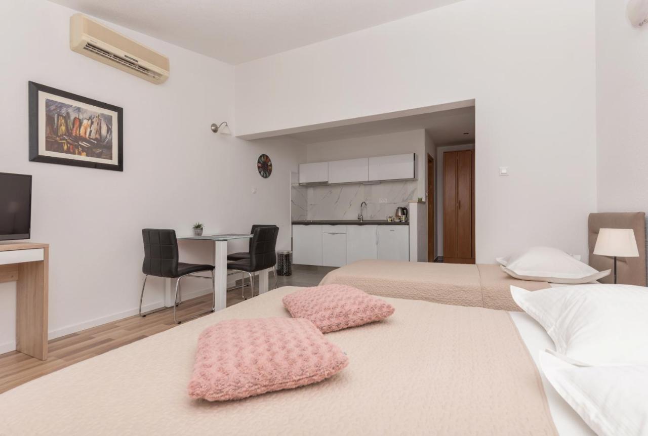 Apartments Nina M Baska Voda Exterior photo