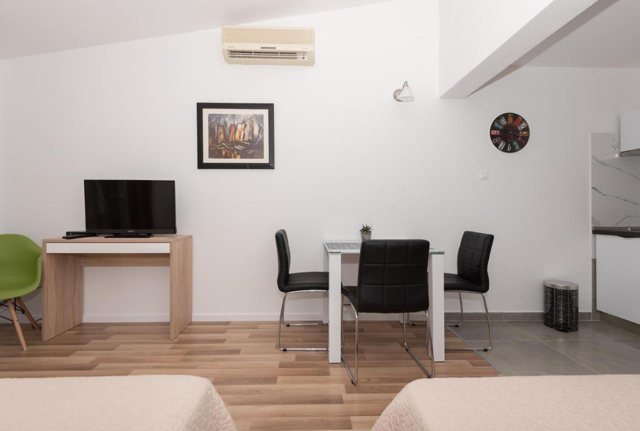 Apartments Nina M Baska Voda Exterior photo